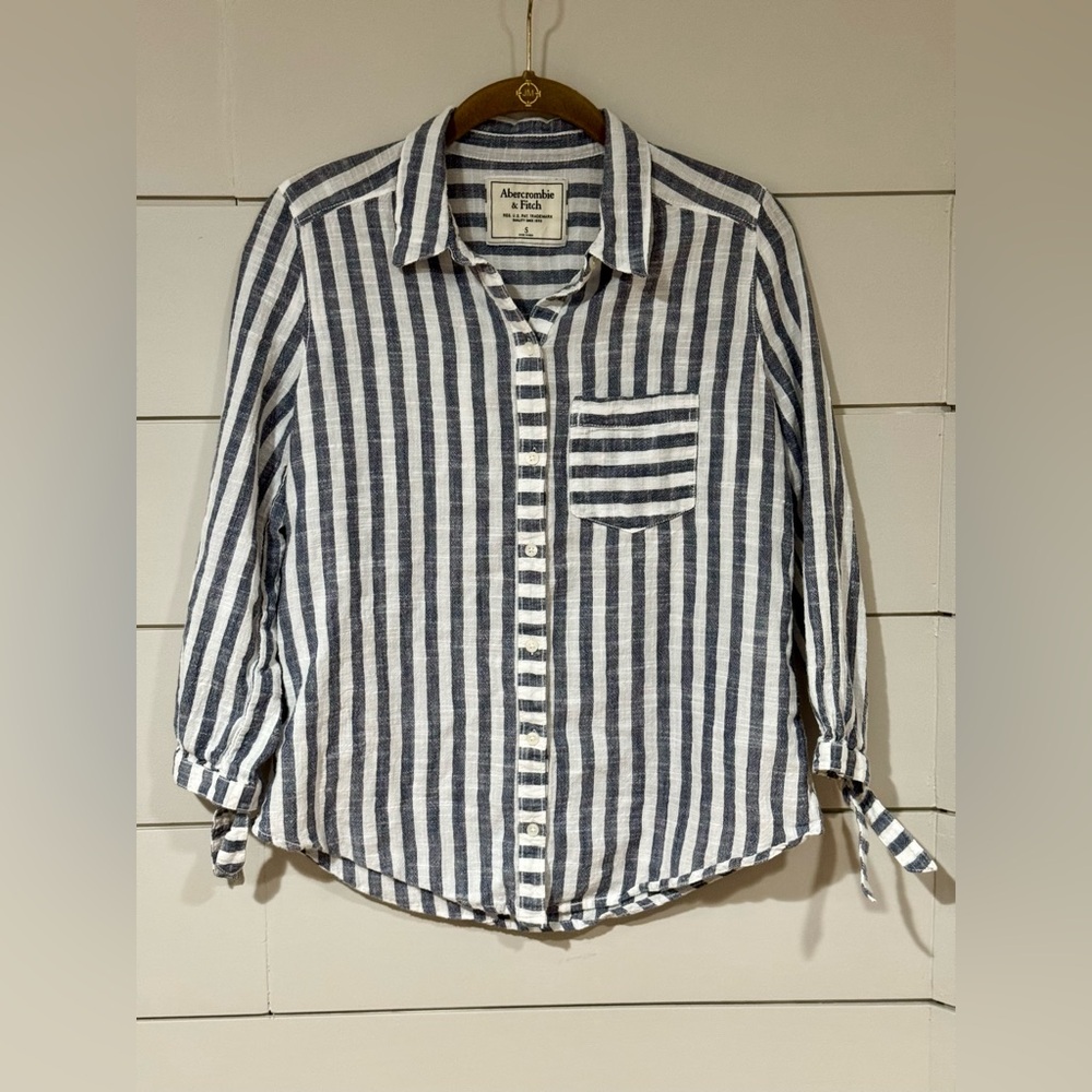 Abercrombie and Fitch Cotton Striped Button-Up Shirt with Bow Sleeves Size S